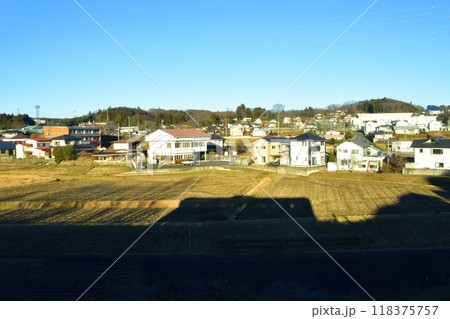 JR東日本水郡線の、磐城石井駅から磐城浅川駅までの車窓風景(2022年12月) 118375757