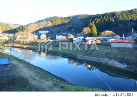 JR東日本水郡線の、磐城浅川駅から泉郷駅までの車窓風景(2022年12月) 118375827