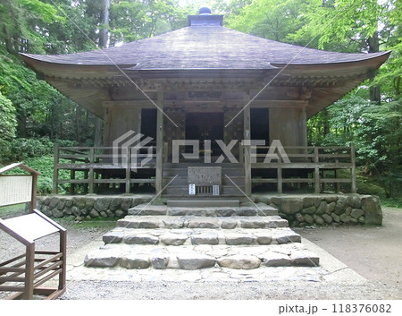 中尊寺の経蔵(岩手県西磐井郡平泉町) 中尊寺の経蔵(岩手県西磐井郡平泉町) 118376082