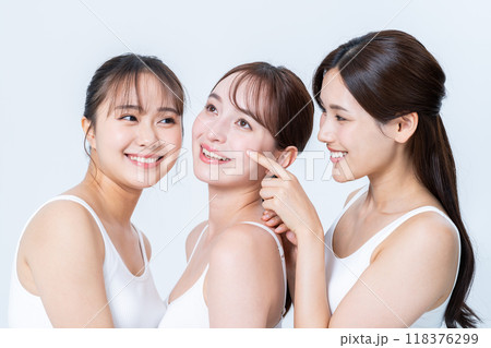 若い女性のスキンケア 118376299