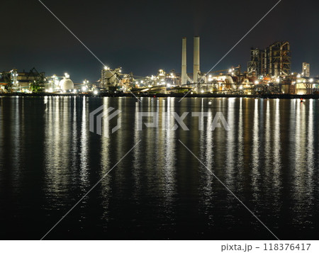 山口県周南市 晴海親水公園から眺める徳山の工場夜景 118376417
