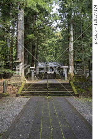 三夜沢赤城神社の参道と石段 三夜沢赤城神社の参道と石段 118377174