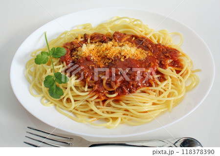 ミートソースのパスタ 118378390