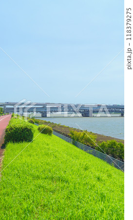 【東京都江戸川区】荒川と東京湾岸道路・荒川河口橋 118379275