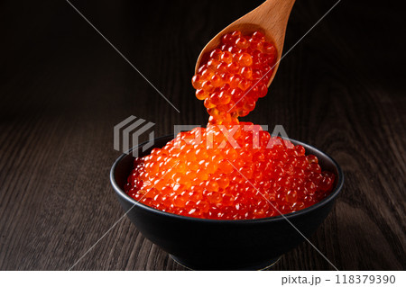 スプーンですくったいくら 118379390