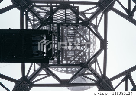 濃霧と電波塔 紋別岳 濃霧と電波塔 紋別岳 118380124