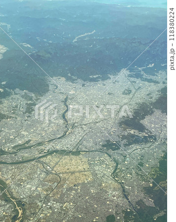 機内より見下ろす京都市街 118380224