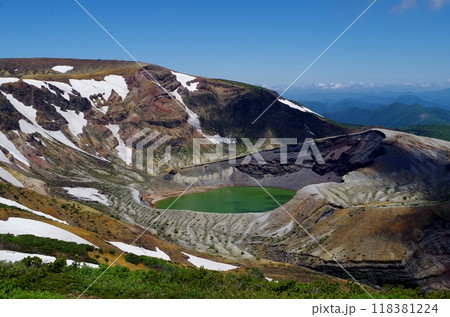 刈田岳山頂奥ノ院より蔵王の御釜 刈田岳山頂奥ノ院より蔵王の御釜 118381224