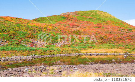 秋の焼石岳登山（泉水沼と焼石岳山頂） 118381676