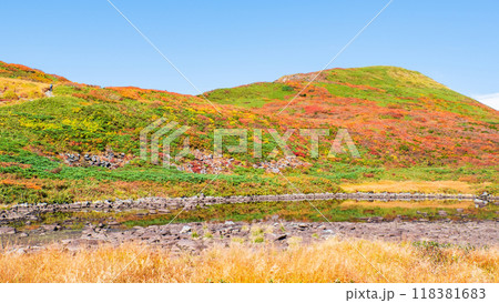 秋の焼石岳登山（泉水沼と焼石岳山頂） 118381683