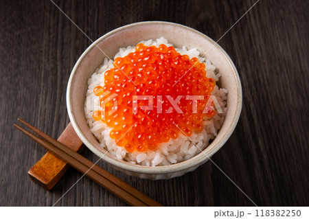 いくら丼 118382250