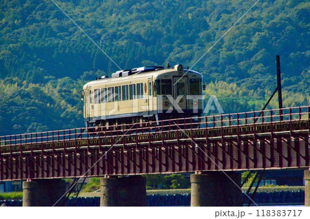 由良川橋梁を通過する電車（京都府舞鶴市∼宮津市） 118383717