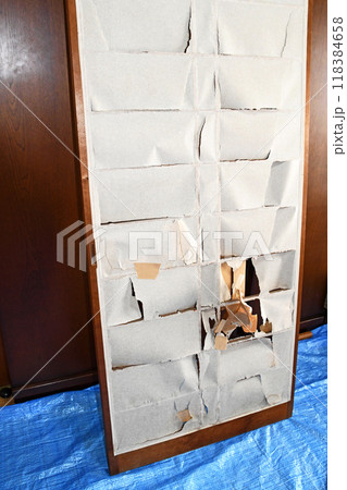 破れた障子 破れた障子 118384658