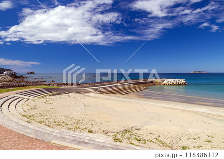 長崎の高浜海水浴場の砂浜02 長崎の高浜海水浴場の砂浜02 118386112