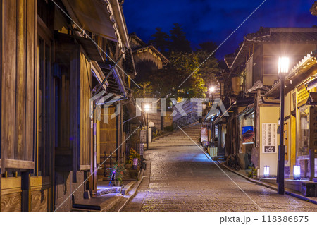 京都　二寧坂(二年坂)　夜景 118386875