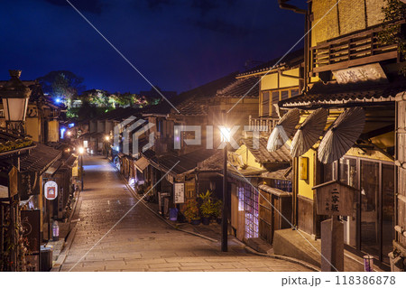 京都　二寧坂(二年坂)　夜景 118386878