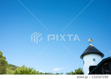 風見鶏のある風景 118387290