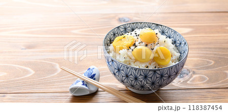 秋の味覚 栗ご飯 118387454