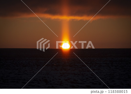 Winter frosty sunrise Winter frosty sunrise 118388015