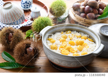 秋の味覚 土鍋で炊いた 栗ご飯 秋の味覚 土鍋で炊いた 栗ご飯 118388040