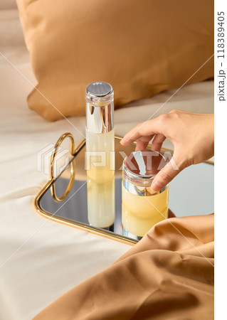 High-end beauty product advertising photo template 118389405