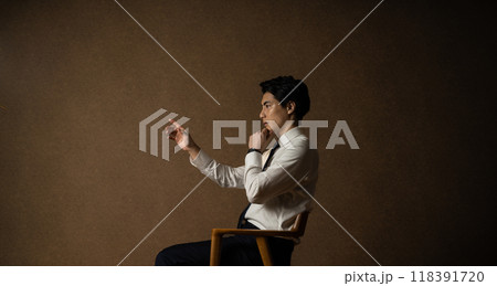 格好いい男性ポートレート 格好いい男性ポートレート 118391720