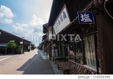 《関宿・中町の町並み》旧東海道・三重県・古い町並み 《関宿・中町の町並み》旧東海道・三重県・古い町並み 118392398