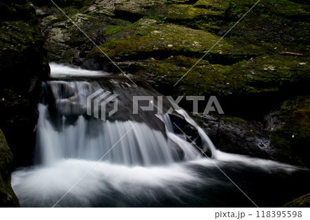 夏の赤目四十八滝 118395598