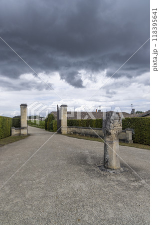 Chateau d Yquem, Sauternes, Bordeaux, Aquitaine, France 118395641