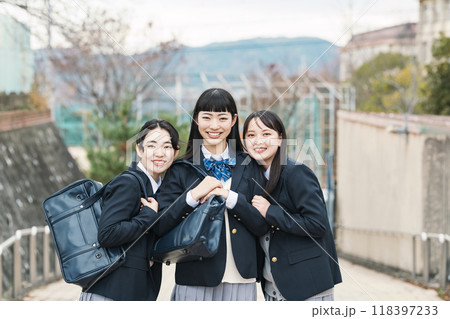 女子高校生のポートレート 118397233