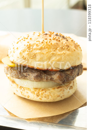 おいしいハンバーガー おいしいハンバーガー 118399318