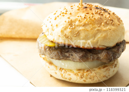 おいしいハンバーガー 118399321