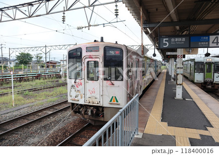 JR磐越西線・只見線 会津鉄道会津線 会津若松駅に停車する列車 118400016