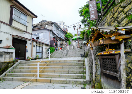 群馬県　伊香保温泉　アヒル神社と石段 118400397