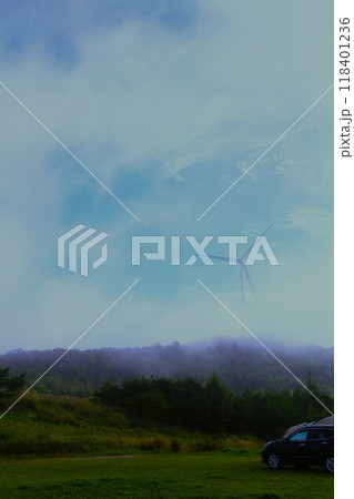 霧の中の風力発電 118401236