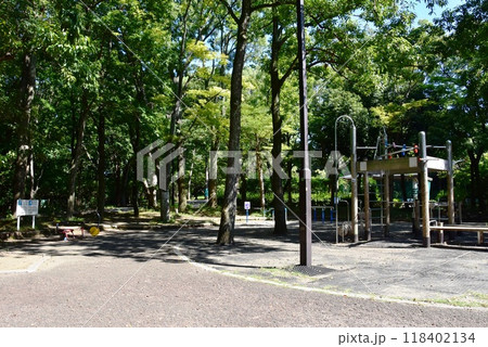 神奈川県　平塚市総合公園の散策路とトリム広場 118402134