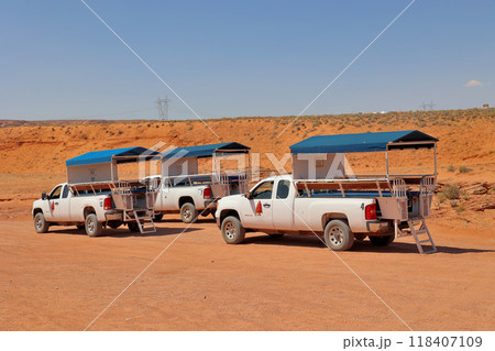 アッパー・アンテロープ・キャニオン観光スタート地点の送迎用車両車両 118407109