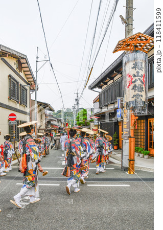 秋の高山祭　御神幸（御巡幸、祭行列） 118411599