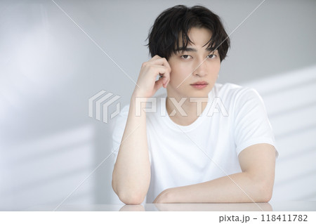 20代男性のビューティー 118411782