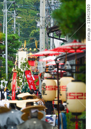 秋の高山祭　御神幸（御巡幸、祭行列） 118411920