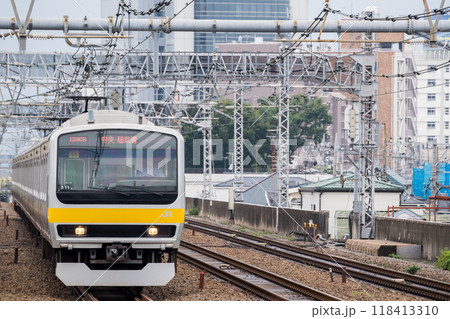 【中央線】高架区間を走行する普通列車 【中央線】高架区間を走行する普通列車 118413310