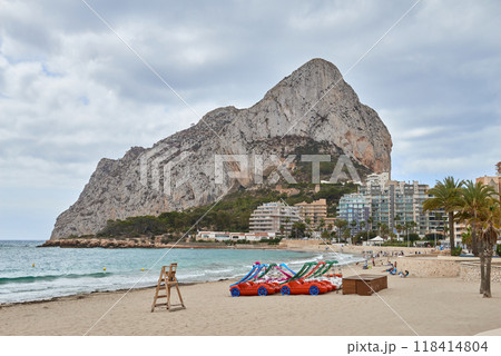 Picturesque Mediterranean Coastline Calpe Iconic Cliff Beach Leisure Activities Tropical Palms Hot Summer Day Spanish Riviera Picturesque Mediterranean Coastline Calpe Iconic Cliff Beach Leisure Activities Tropical Palms Hot Summer Day Spanish Riviera 118414804