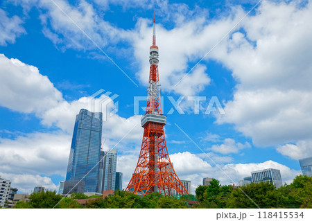 東京タワーと青い空に白い雲　麻布台ヒルズあり 118415534