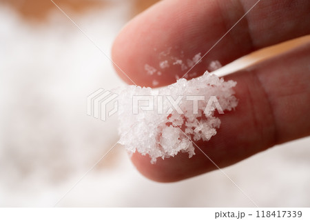 粗塩のクローズアップ 118417339