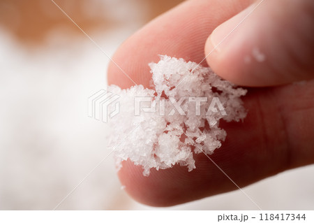 粗塩のクローズアップ 118417344