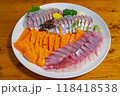 美味しそうな海鮮　刺身盛り合わせ　一皿 118418538