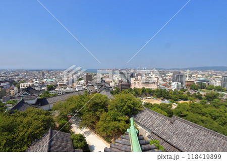 和歌山城天守閣から眺める和歌山港、紀ノ川方面の風景 118419899
