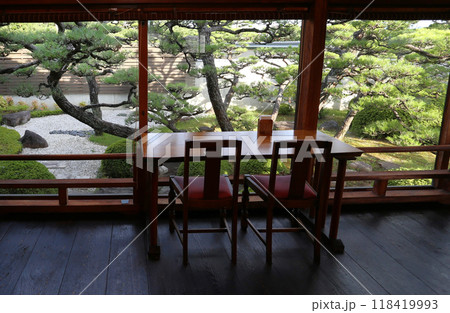 日本庭園のある喫茶店 118419993