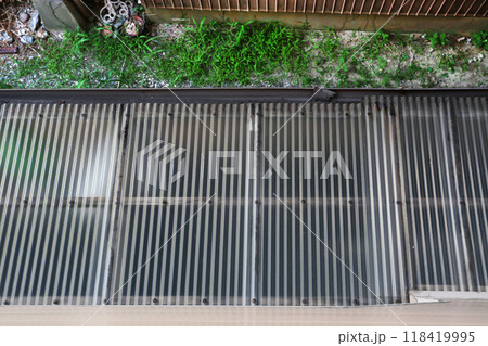 ポリカボードの屋根　物置 118419995