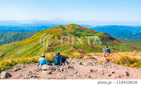 秋の焼石岳登山(焼石岳山頂):西焼石岳方面の眺め 秋の焼石岳登山(焼石岳山頂):西焼石岳方面の眺め 118420626